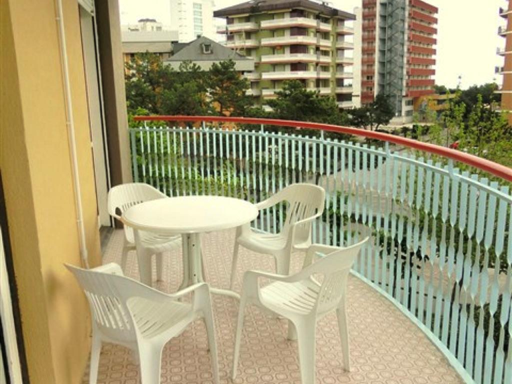 Lignano Sabbiadoro With Pool Apartment Екстериор снимка