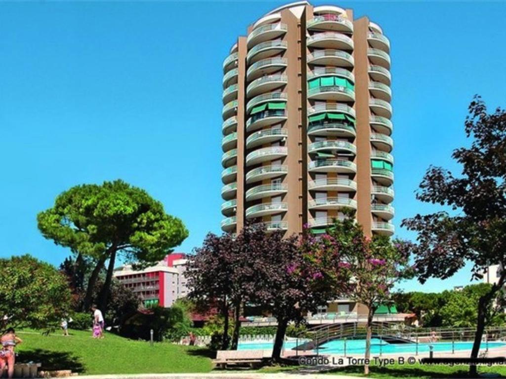 Lignano Sabbiadoro With Pool Apartment Екстериор снимка